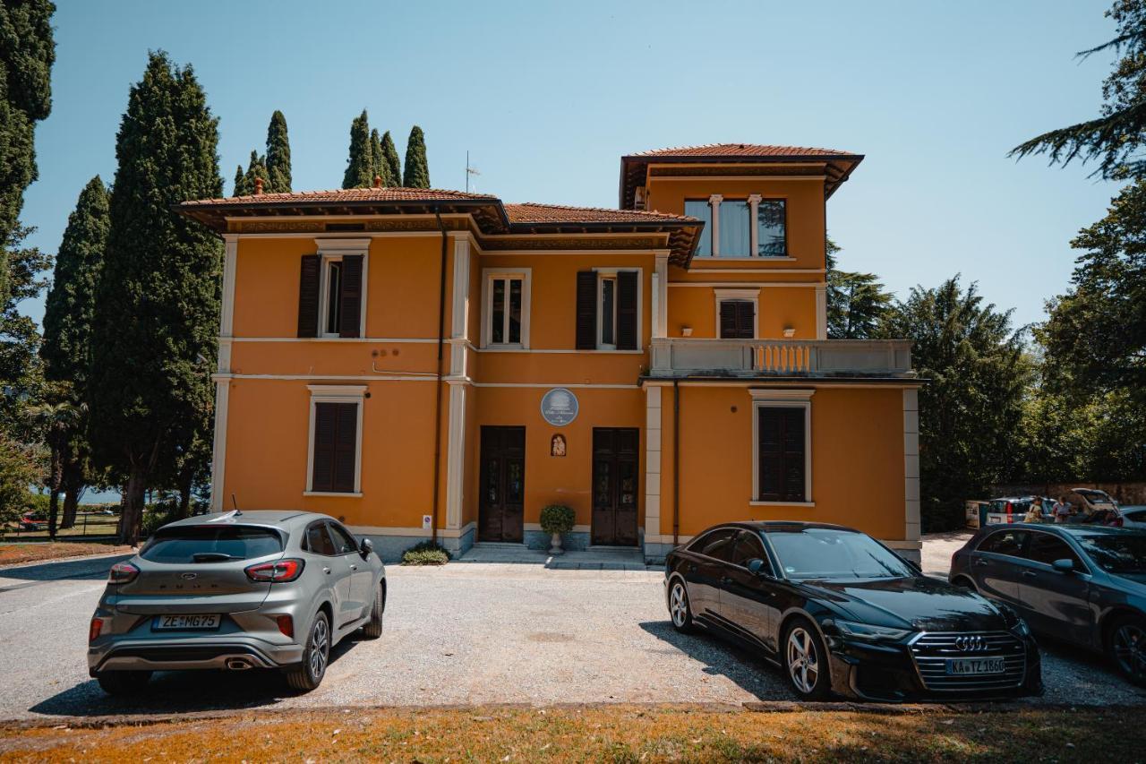 טוסקולנו מדרנו Villa Mimosa Au Lac - Estella Hotels Italia מראה חיצוני תמונה