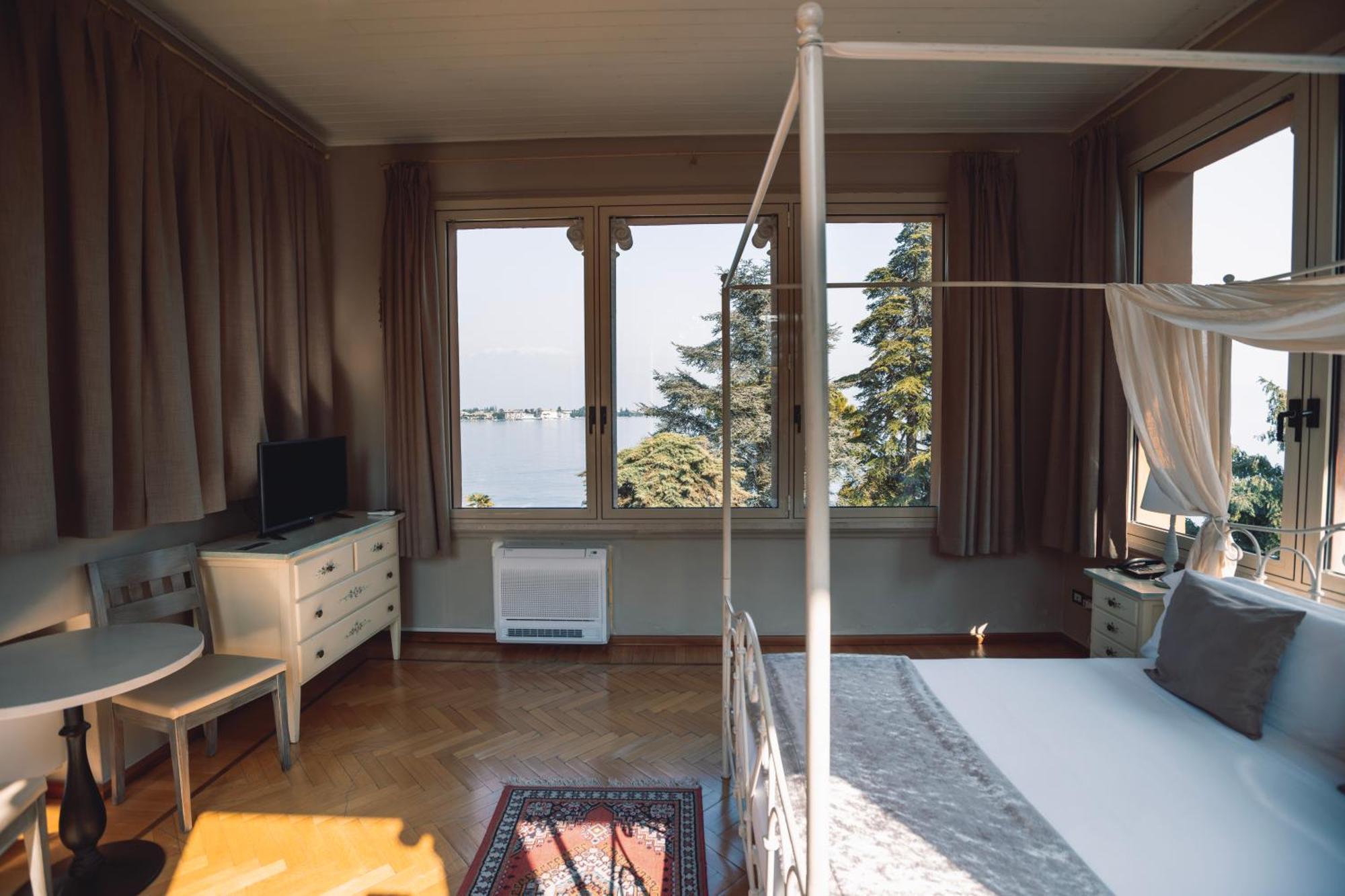טוסקולנו מדרנו Villa Mimosa Au Lac - Estella Hotels Italia מראה חיצוני תמונה